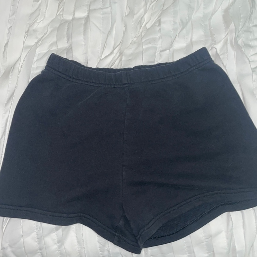 Aritzia TNA airy af fleece shorts